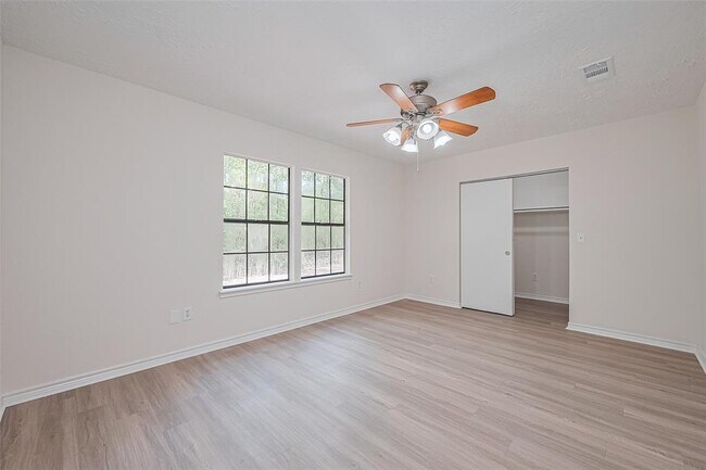 Building Photo - 5323 Forest Dr