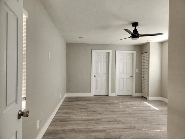 Building Photo - 2422 23rd St S