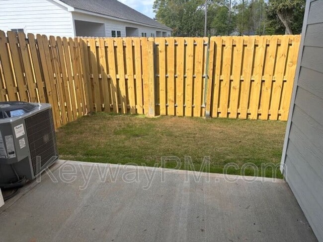 Building Photo - 2065 Denmark Ave SE