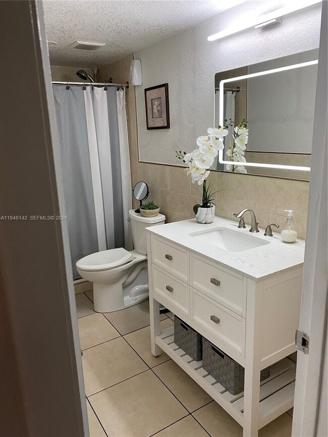 Building Photo - 1890 W 56th St