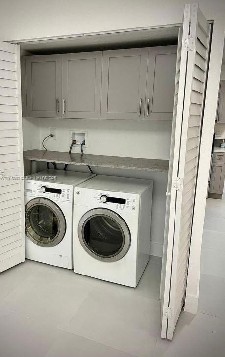 Building Photo - 2324 SW 57th Ct