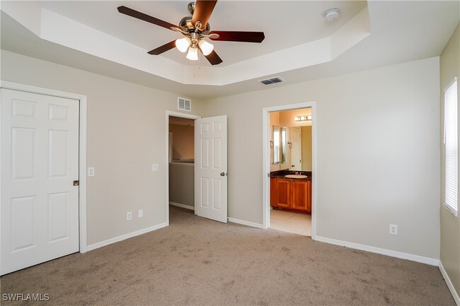 Building Photo - 910 Countess Ave