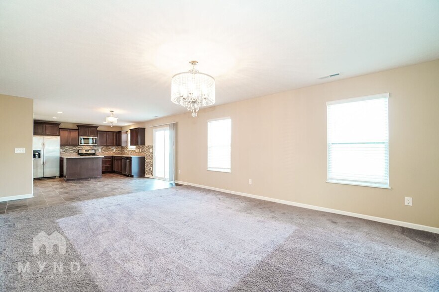 Building Photo - 5630 Branchville Dr