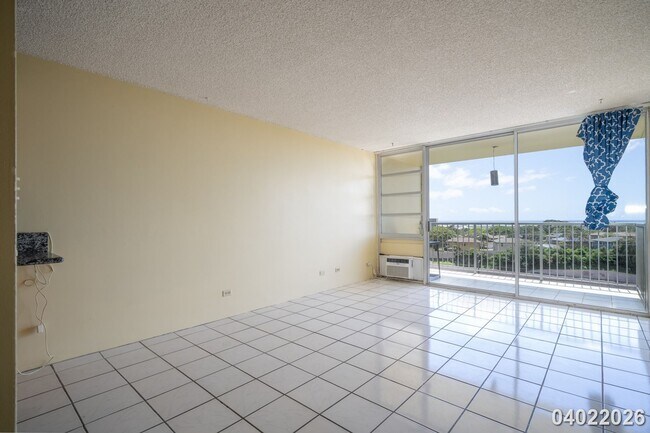 Building Photo - $2600 / 2 Bed/ 2 Bath/ 1 Parking SALT LAKE