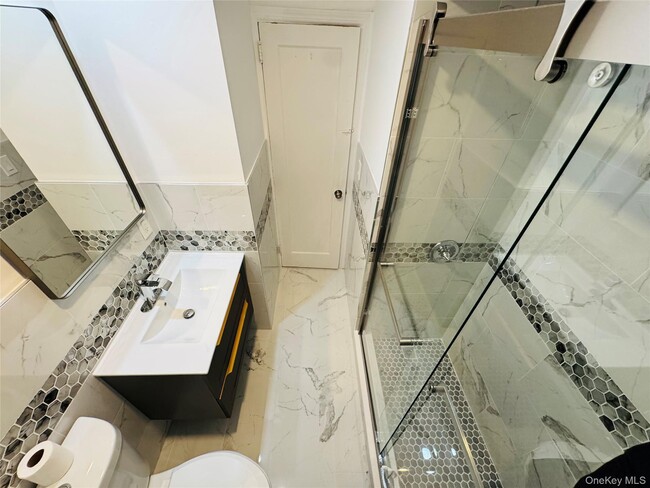 Building Photo - 741 Salem Rd