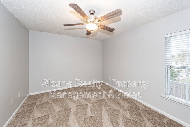 Building Photo - 1118 Deerberry Rd