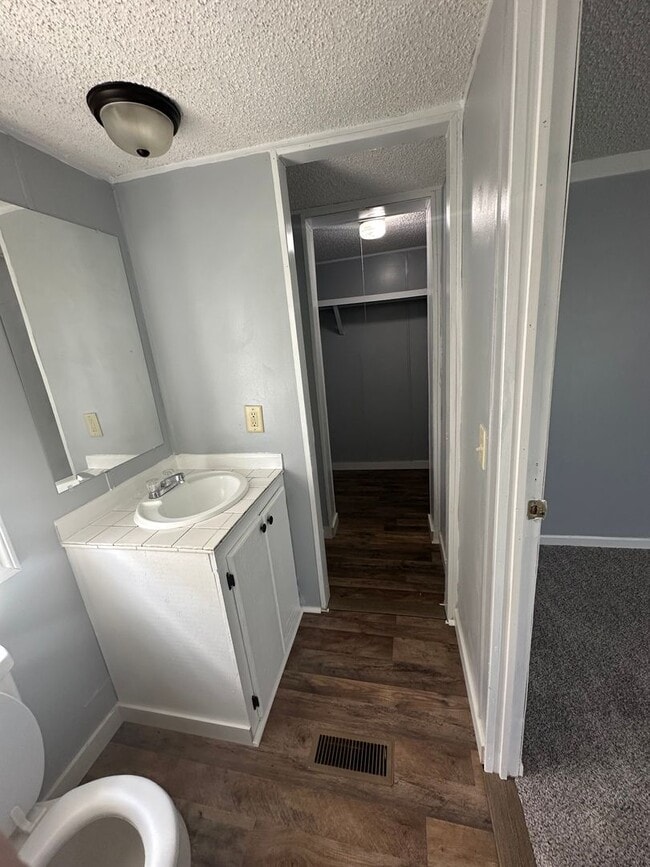 Building Photo - 1376 Fleetwood Cir