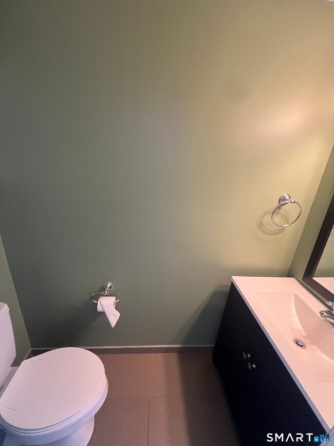 Building Photo - 11 King Arthur Dr