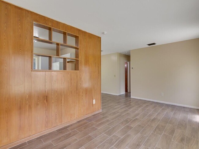 Building Photo - 7502 Pacific Ave