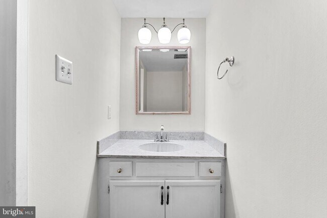 Building Photo - 11545 Hearthstone Ct