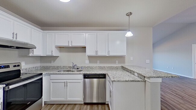Building Photo - Condo Style Lower 2 bedroom 2 bathroom Renovated Apartment With A Lake View