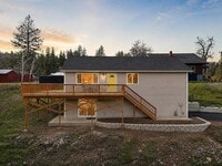 Building Photo - Spacious 4-Bed / 3-Bath South Hill Home — Views, Central A/C, Attached Garage