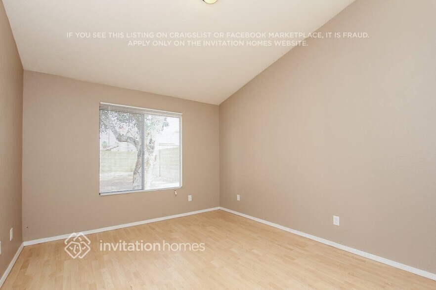 Building Photo - 9244 W Yucca St