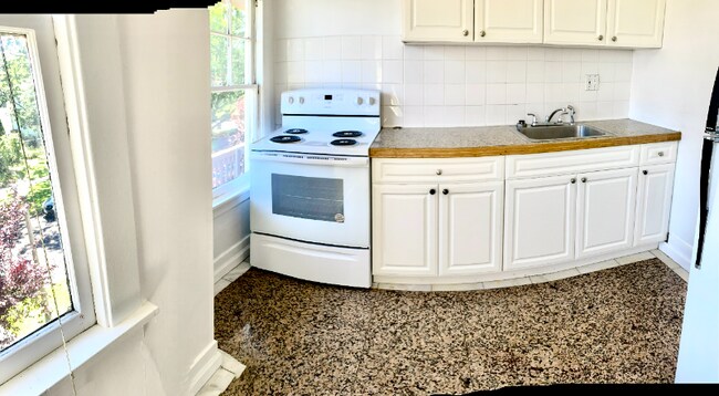 Building Photo - 901 N M St