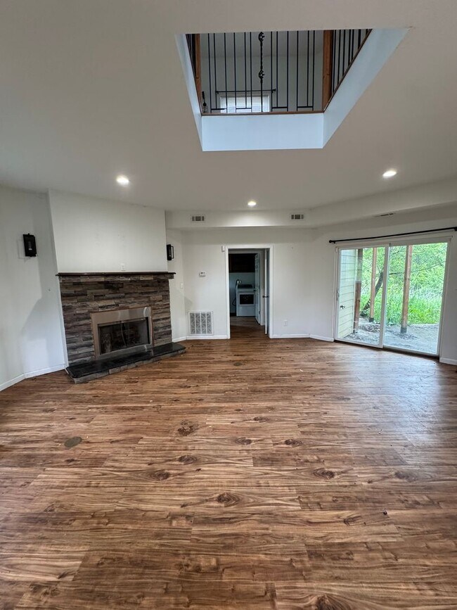 Building Photo - 2 Bed 1 Bath home in the country