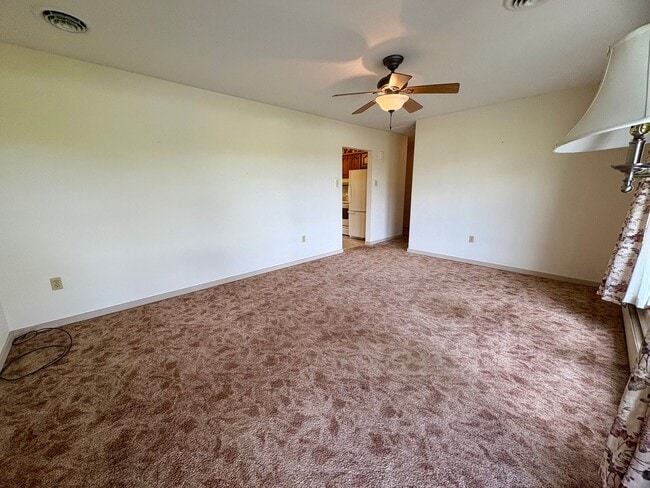 Building Photo - 3 Bedroom 2 Bathroom in Annville w/Huge Ga...