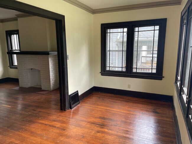 Building Photo - 853 N Howard St