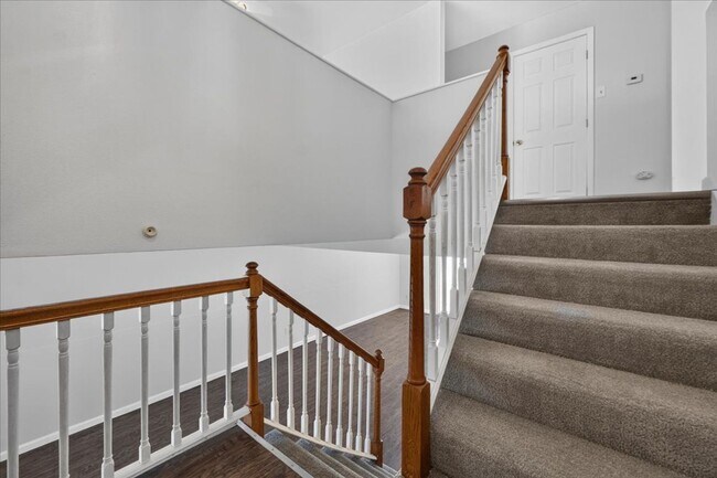 Building Photo - 18 Spring Song Ct