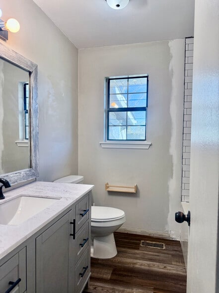 Building Photo - 380 Co Rd 1355