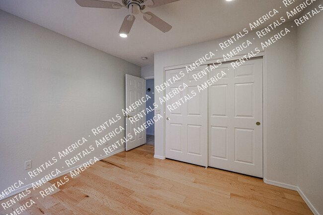 Building Photo - 10844 W Palm Ln