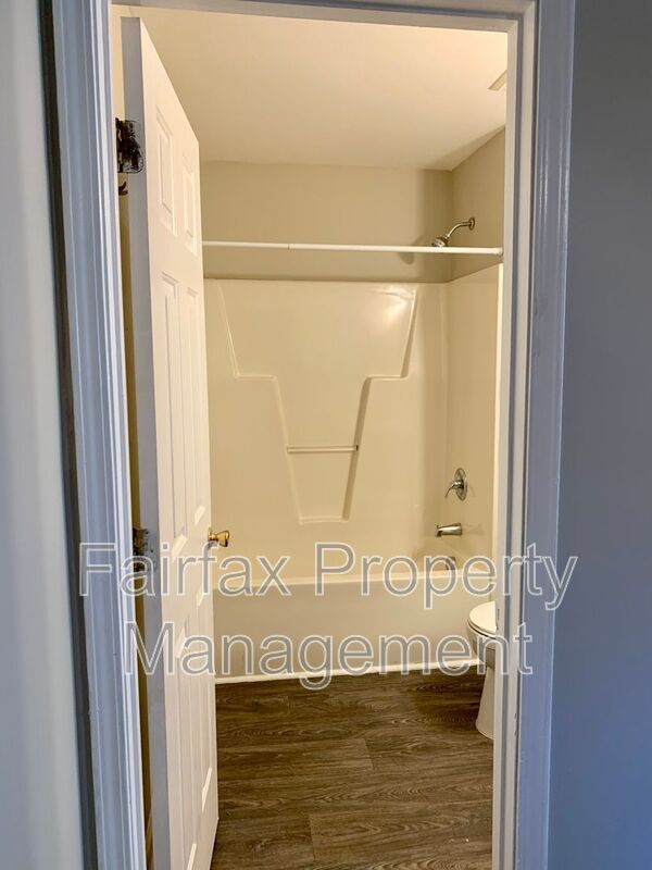 Building Photo - 1807 Fidelity Dr