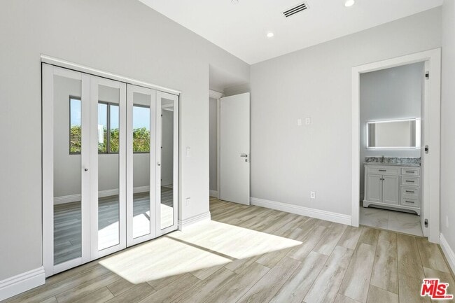 Building Photo - 6717 Sunnyslope Ave