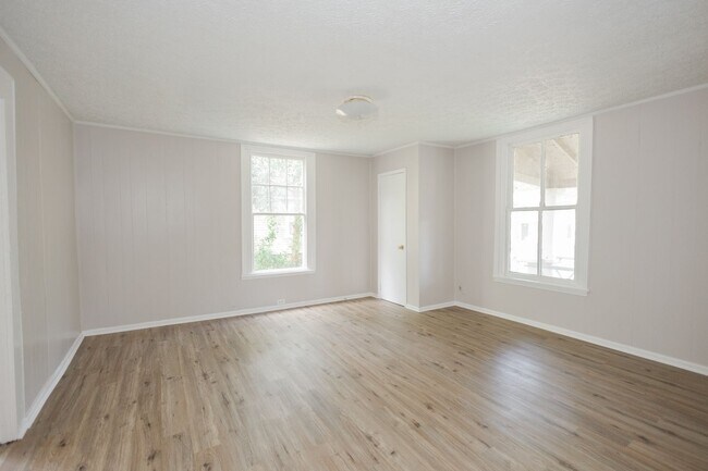 Building Photo - 530 N 13th St