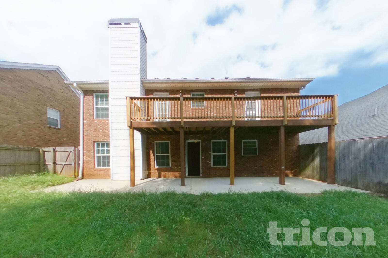 Building Photo - 227 Long Dr