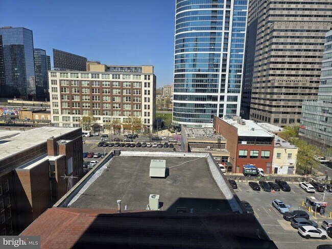 Building Photo - 2101 Chestnut St