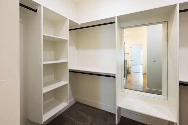 Building Photo - TWIN HOME FOR RENT IN SUGAR CITY - 3 BEDROOMS 2 FULL BATHROOMS