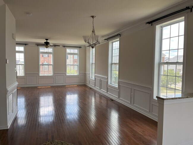 Building Photo - 43152 Whelplehill Ter