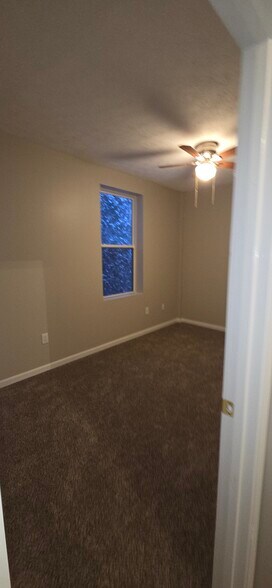 Building Photo - 484 Merchants Rd