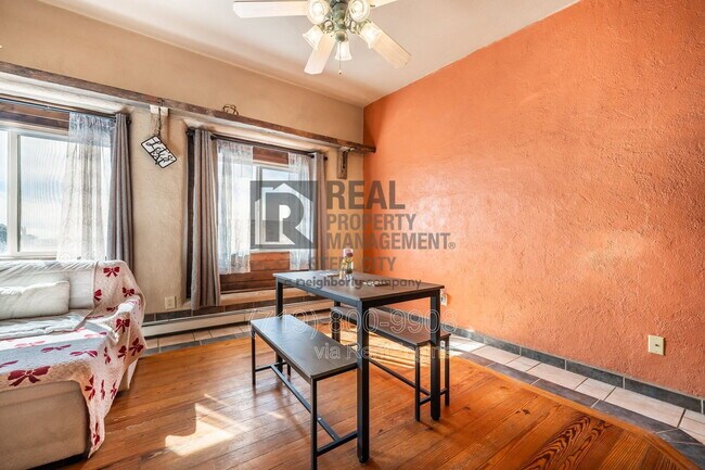 Building Photo - 531 E Milt Dr