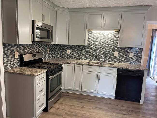 Building Photo - 845 Falling Water Ln