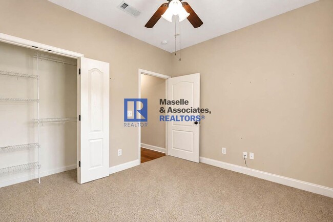 Building Photo - 3 Bed / 2 Bath Home on the Water in Ashbrooke