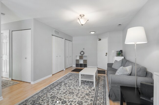 Building Photo - 96 Gant Cir