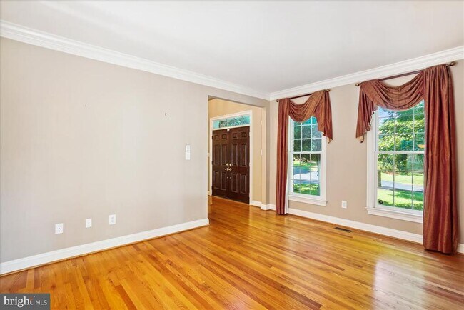 Building Photo - 8931 Falls Farm Dr