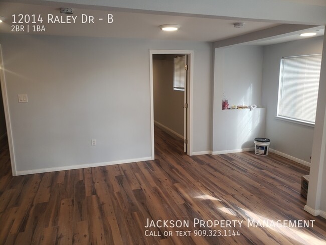 Building Photo - Great 2 Bedroom Unit Totally Upgraded