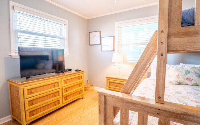 Building Photo - OFF-SEASON FURNISHED MONTHLY RENTAL AVAILABLE NOW