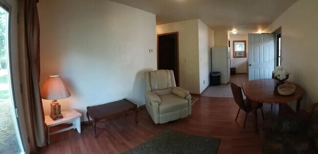 Building Photo - Lakeview Homes