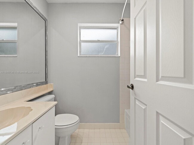 Building Photo - 2670 SE 7th Pl