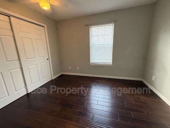 Building Photo - 10607 W Dartmouth Ave