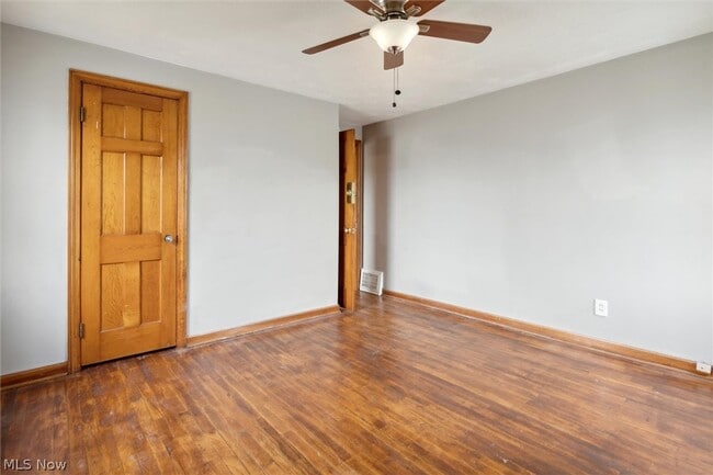 Building Photo - 9504 S Highland Ave