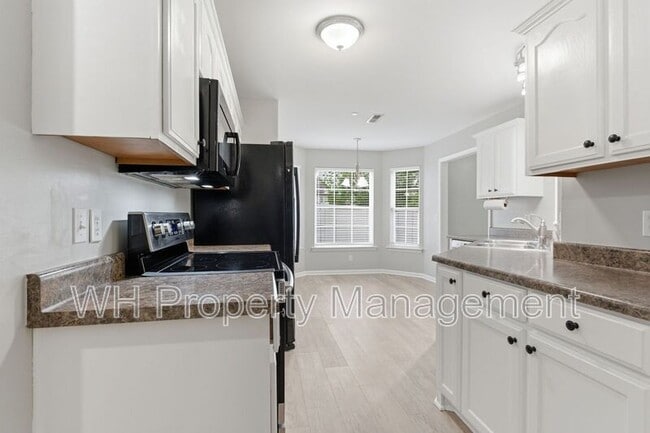 Building Photo - 572 Preakness Cir