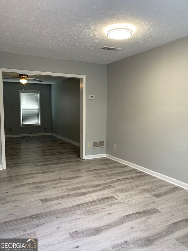 Building Photo - 4141 Paddington Dr