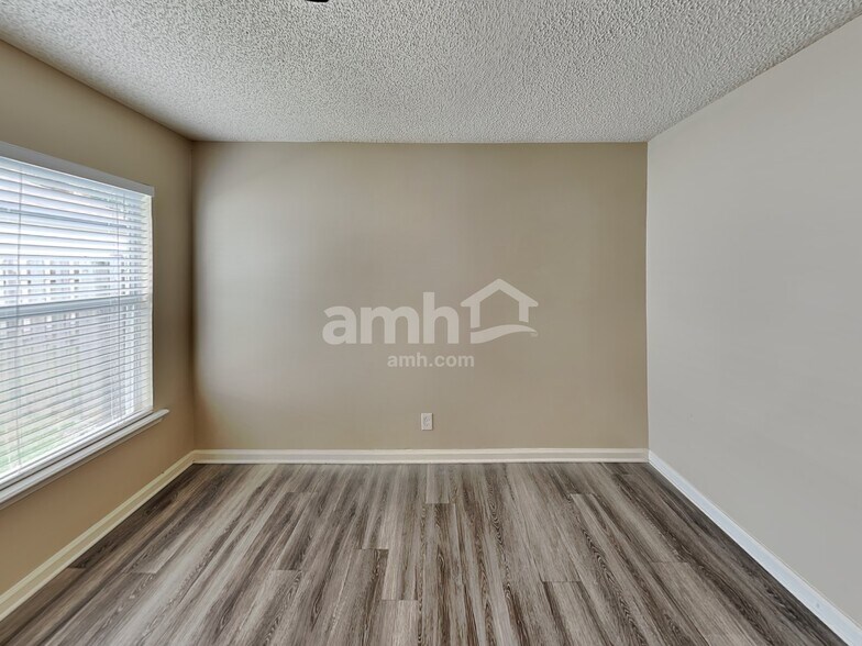 Building Photo - 12344 Benton Harbor Dr S