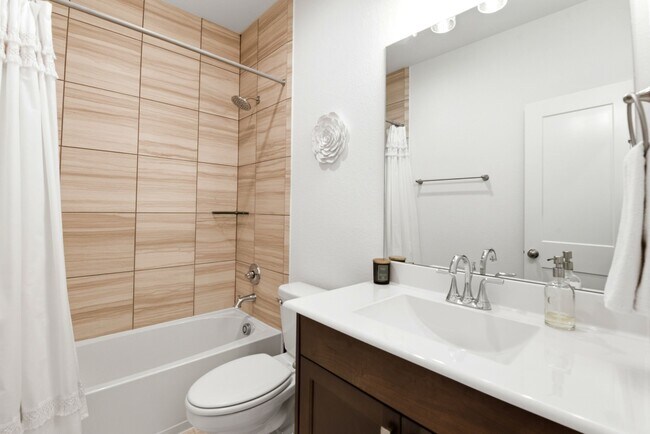 Building Photo - 531 Santa Rosa Hls Dr