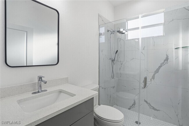 Building Photo - 406 Genoa Ave S