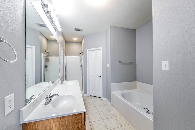Building Photo - 26286 Poplar Glen Dr