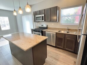 Building Photo - 809 E Main St